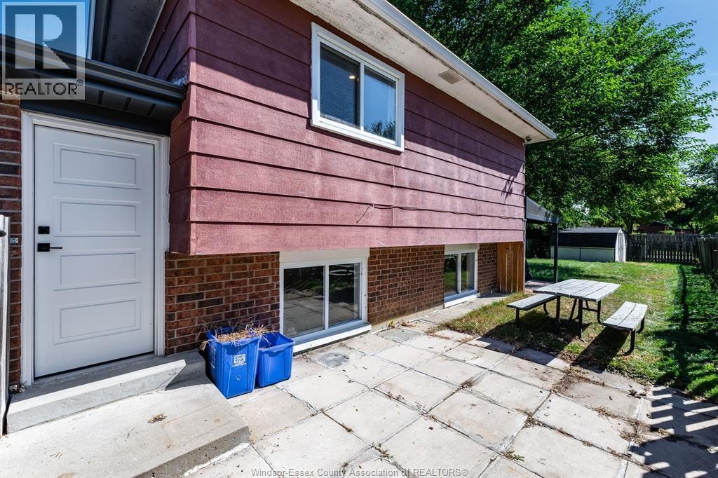 24 Donald, Leamington, ON