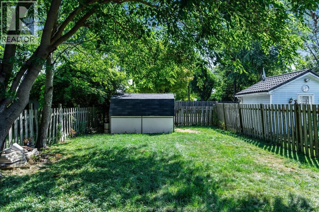 24 Donald, Leamington, ON
