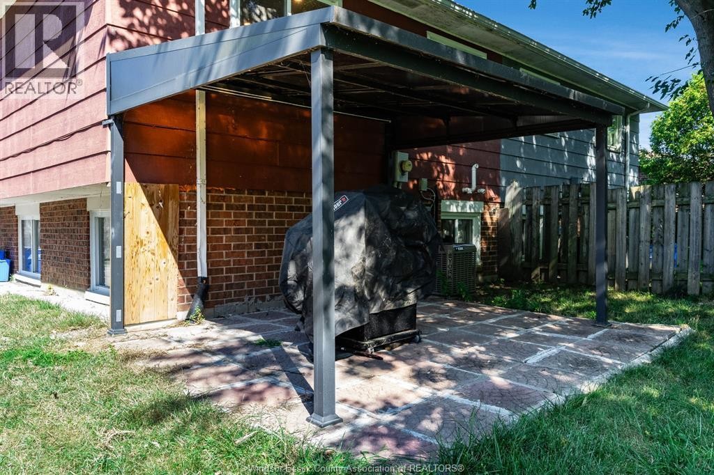 24 Donald, Leamington, ON