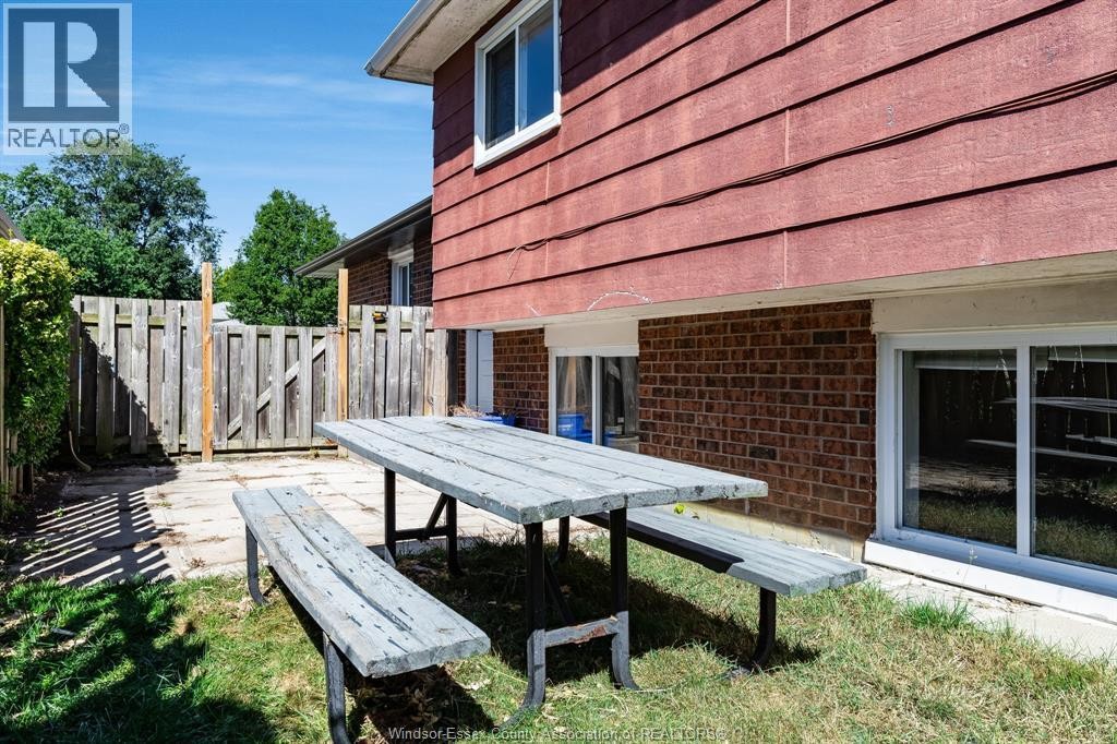 24 Donald, Leamington, ON