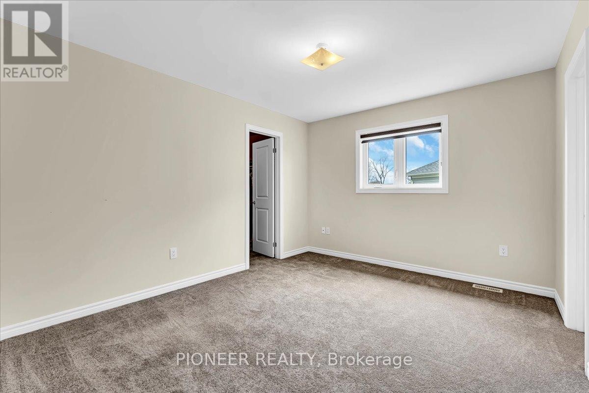 5 Todd Crescent, Southgate, ON