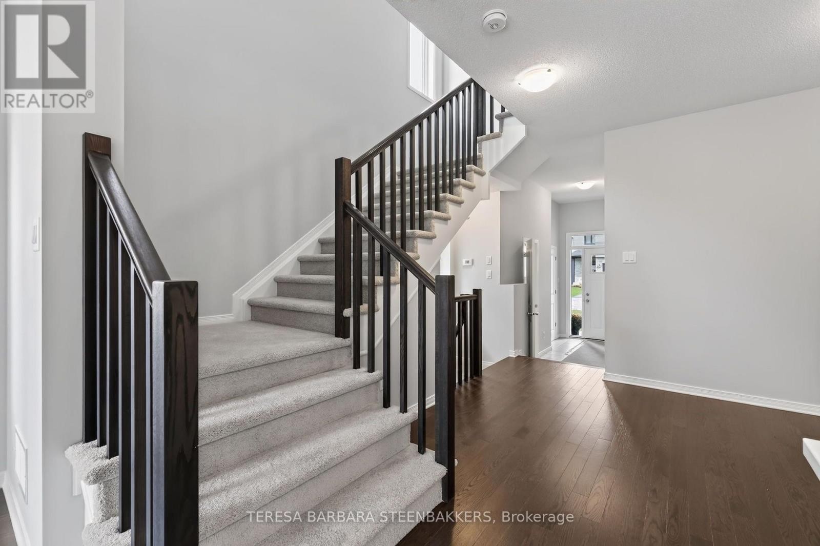 689 Taliesin Crescent E, Ottawa, ON
