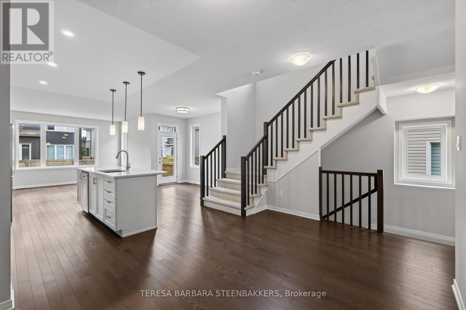 689 Taliesin Crescent E, Ottawa, ON