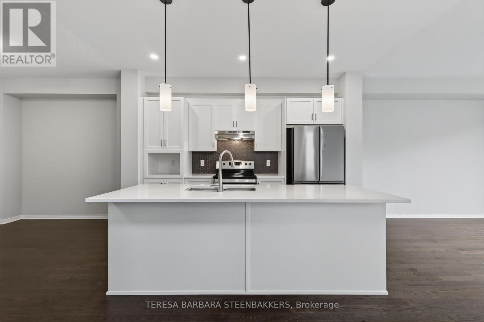 689 Taliesin Crescent E, Ottawa, ON
