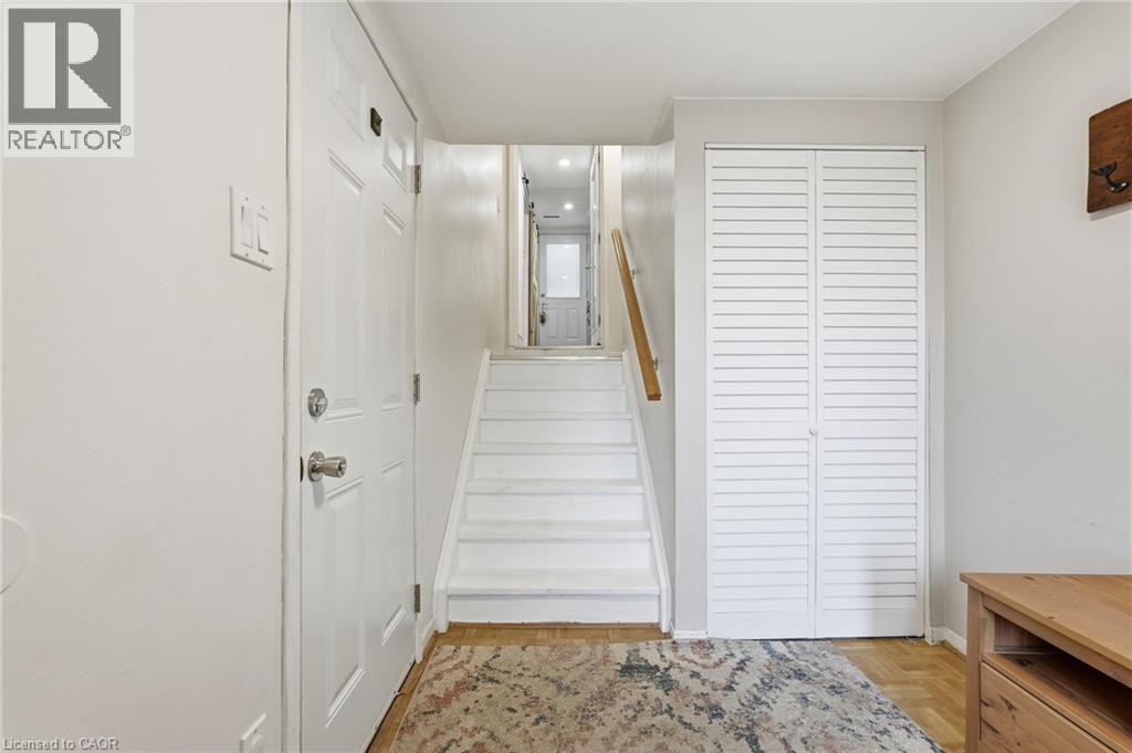 3 Burdock Lane Unit# 33, Dundas, ON