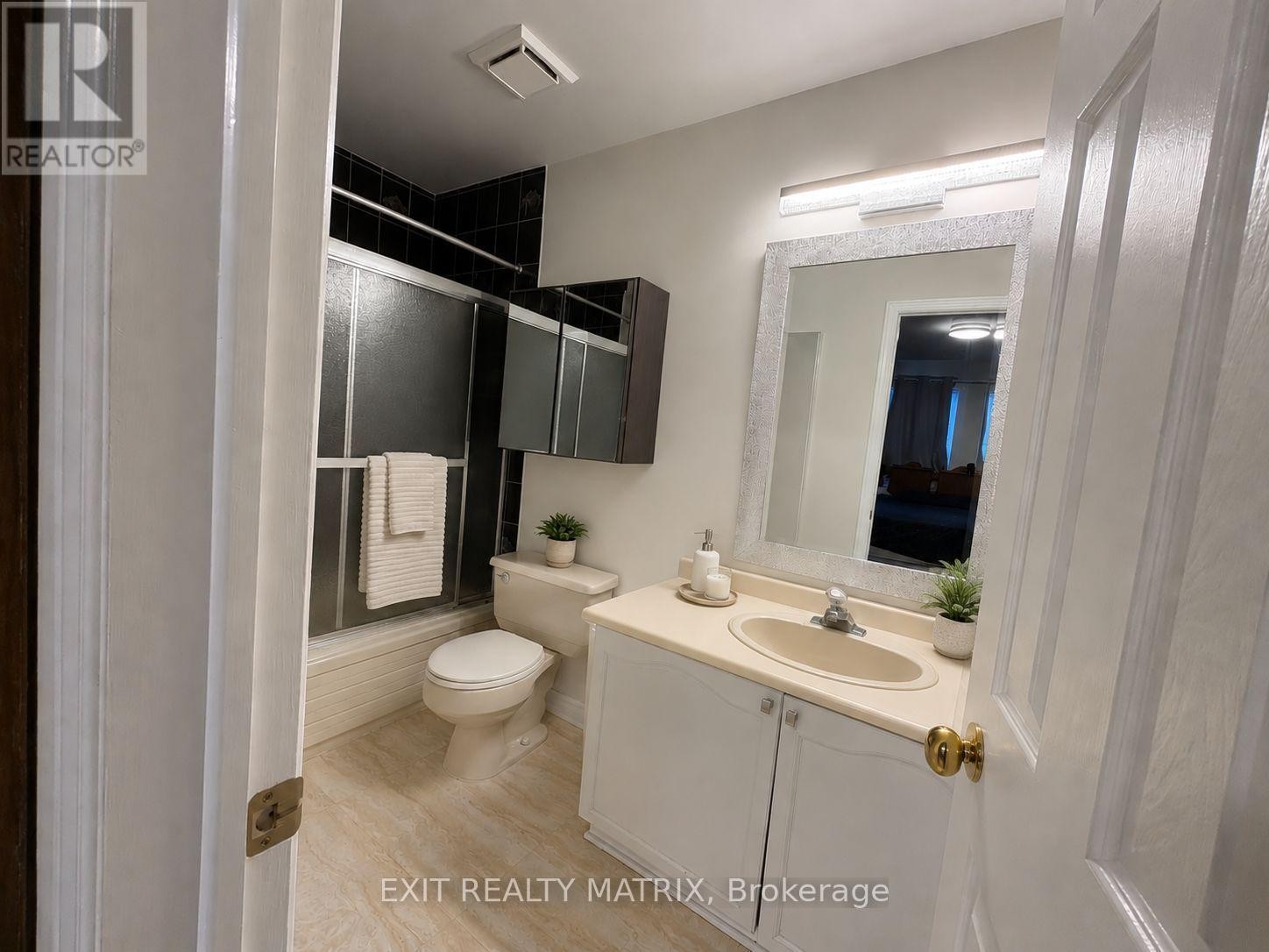67 Ashpark Crescent, Ottawa, ON