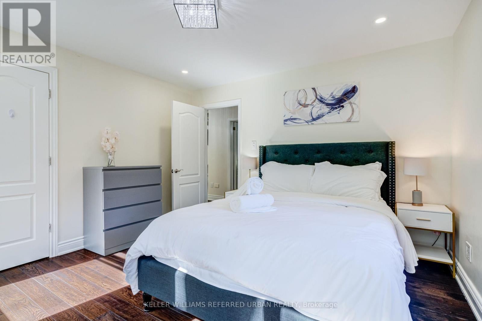 876 Parkland Avenue, Mississauga, ON