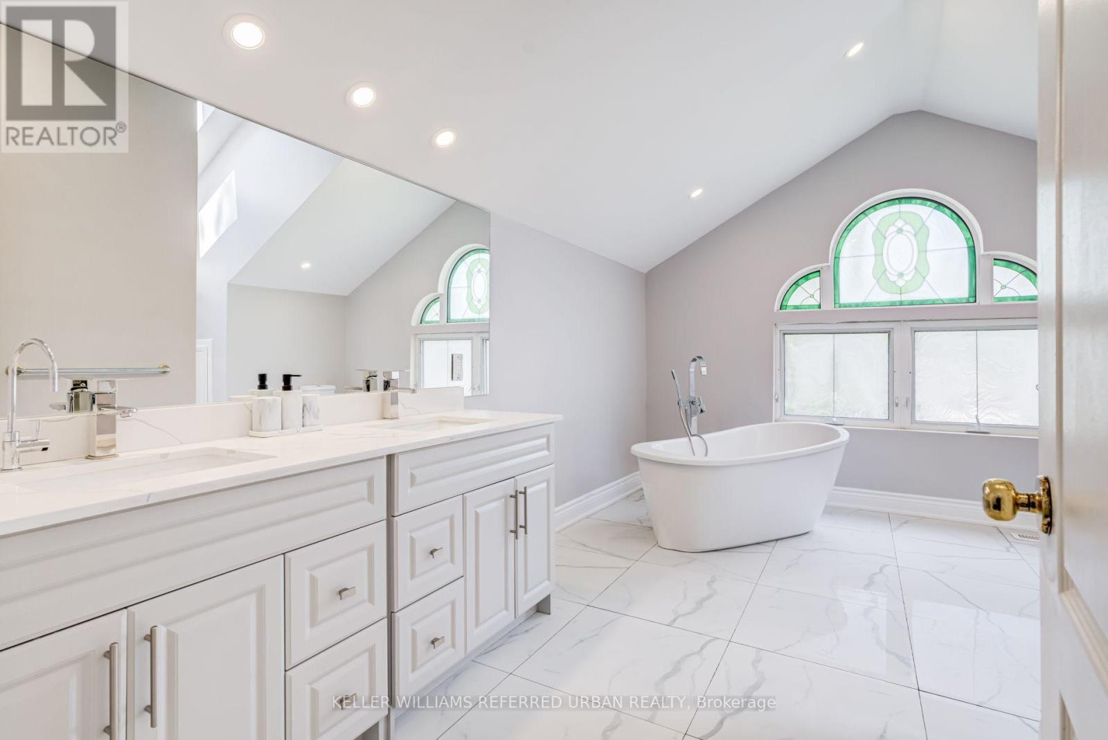 876 Parkland Avenue, Mississauga, ON