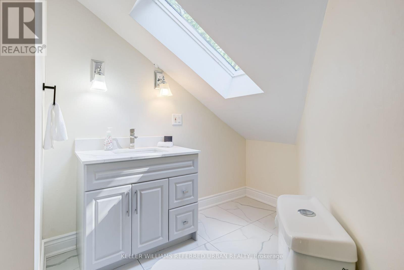876 Parkland Avenue, Mississauga, ON