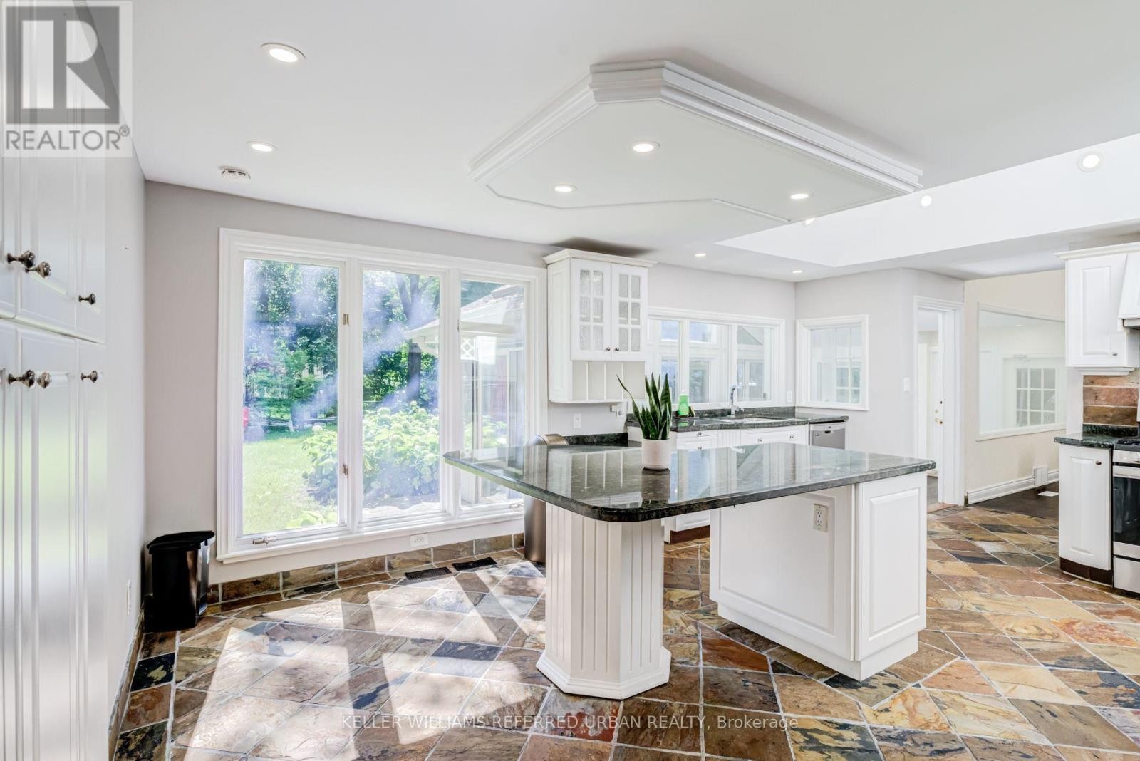 876 Parkland Avenue, Mississauga, ON