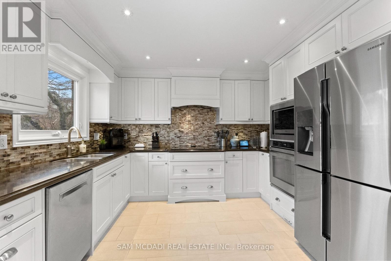 1653 Sherwood Forrest Circle, Mississauga, ON