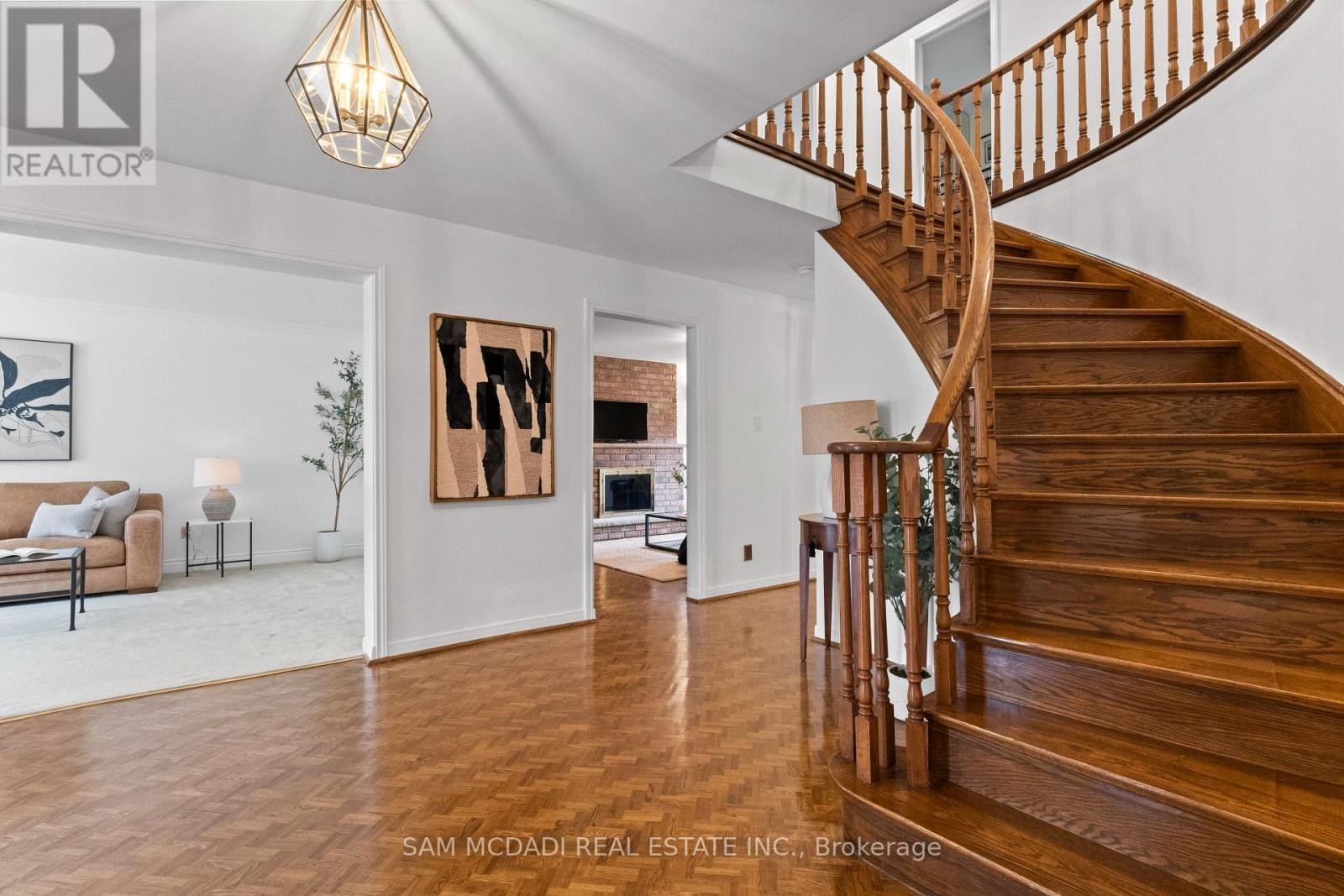 1653 Sherwood Forrest Circle, Mississauga, ON