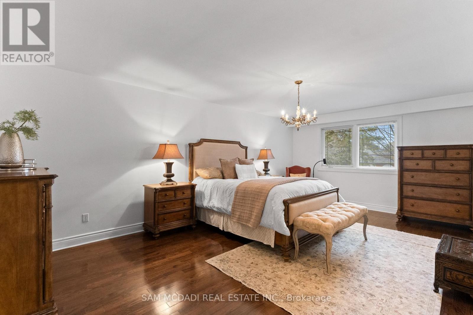 1653 Sherwood Forrest Circle, Mississauga, ON