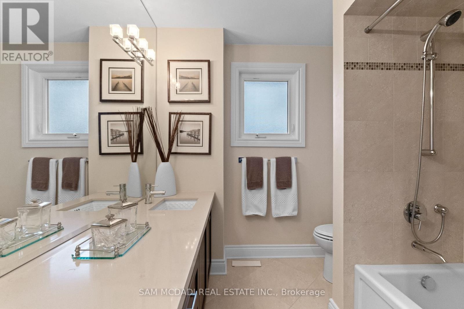 1653 Sherwood Forrest Circle, Mississauga, ON