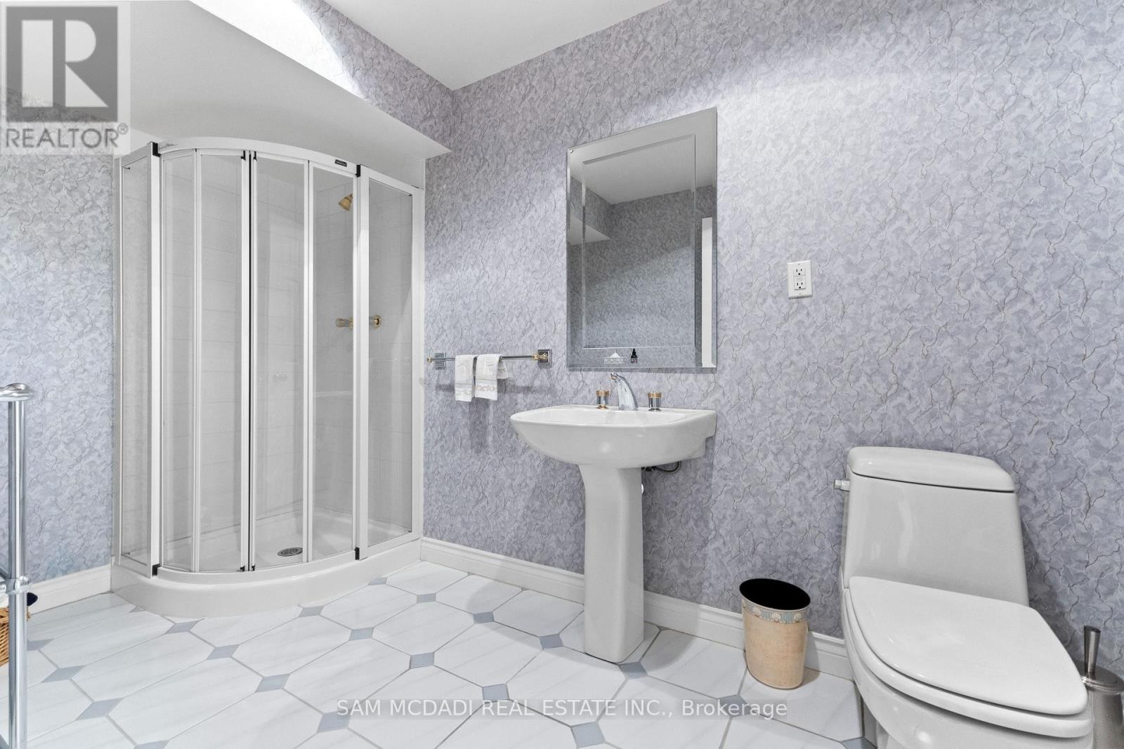 1653 Sherwood Forrest Circle, Mississauga, ON