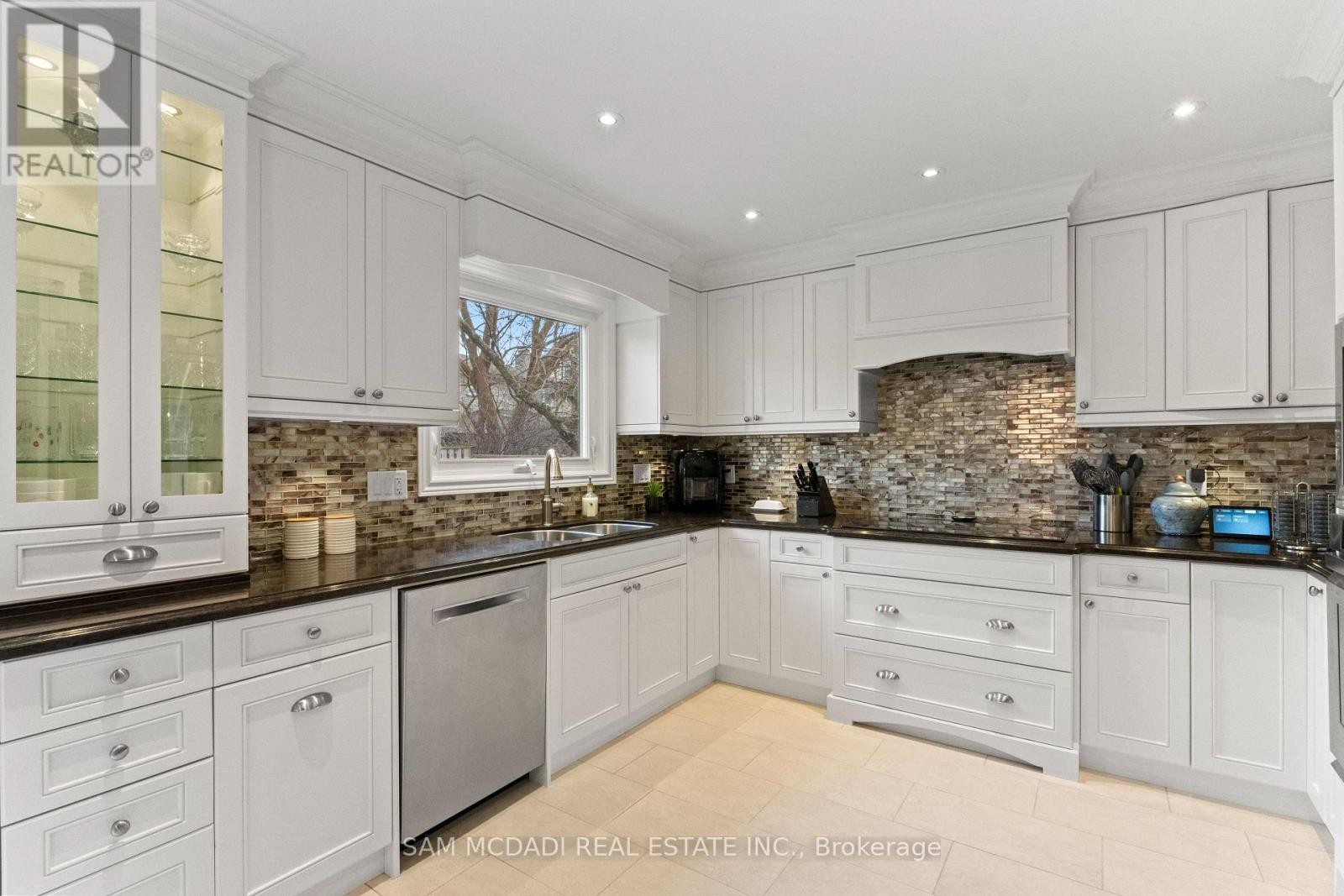 1653 Sherwood Forrest Circle, Mississauga, ON
