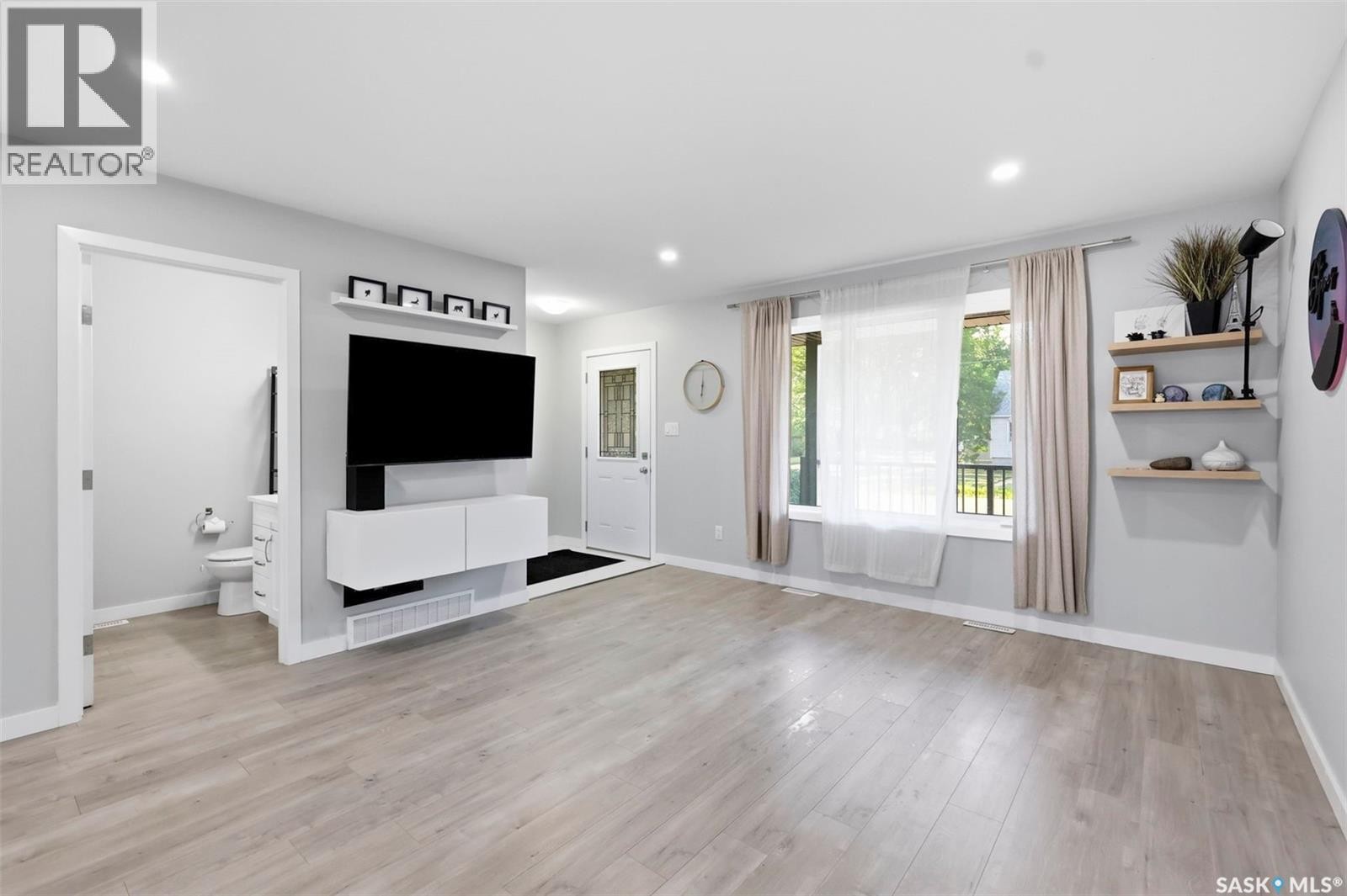 705 33Rd Street W, Saskatoon, SK