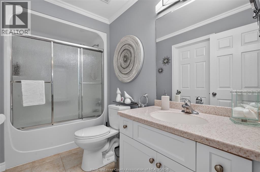 1818 Luxury, Windsor, ON