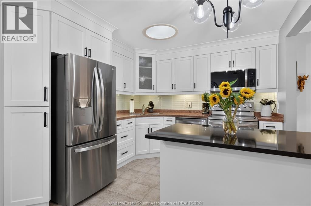 1818 Luxury, Windsor, ON