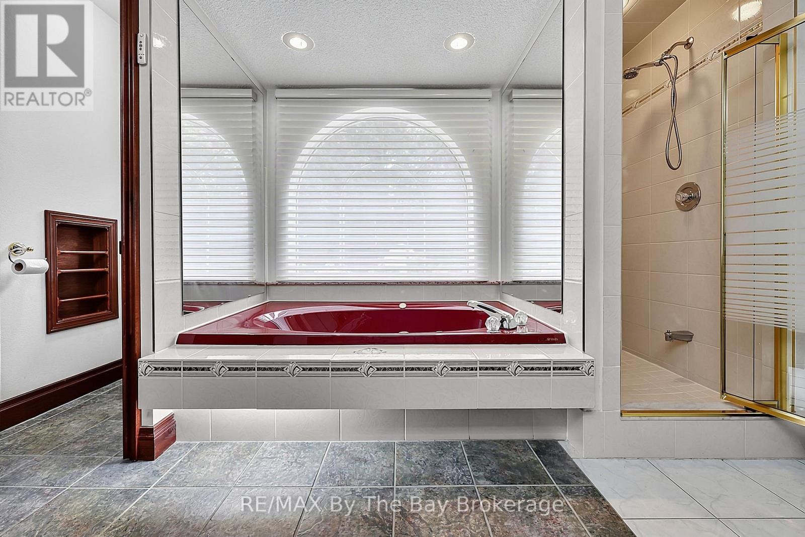 Primary 5pc Ensuite - 90 Goldfinch Crescent, Tiny, ON