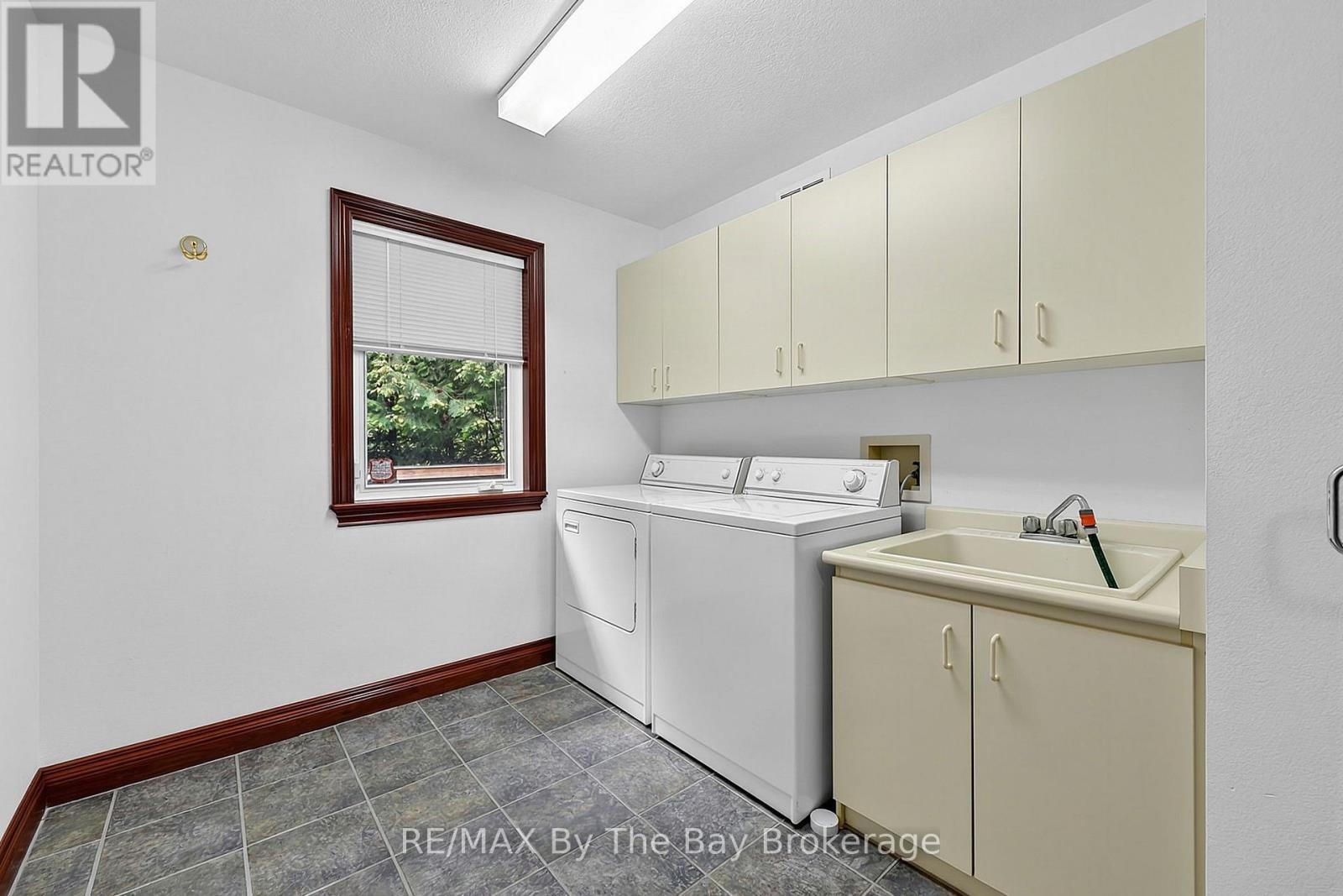 Main Floor Laundry Room - 90 Goldfinch Crescent, Tiny, ON
