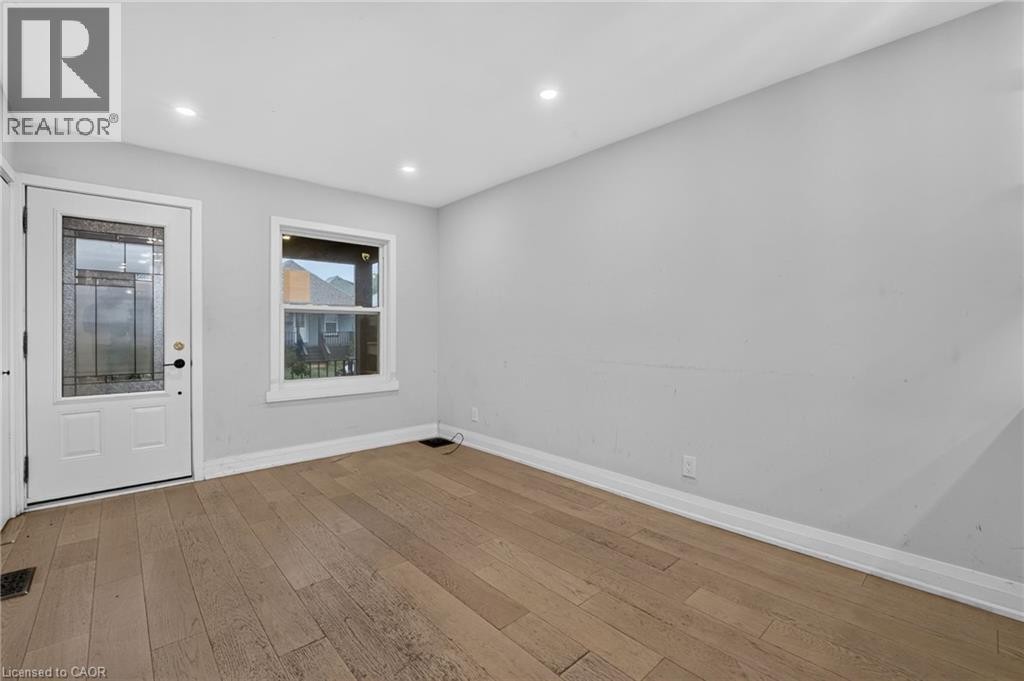 11 Craigmiller Avenue, Hamilton, ON