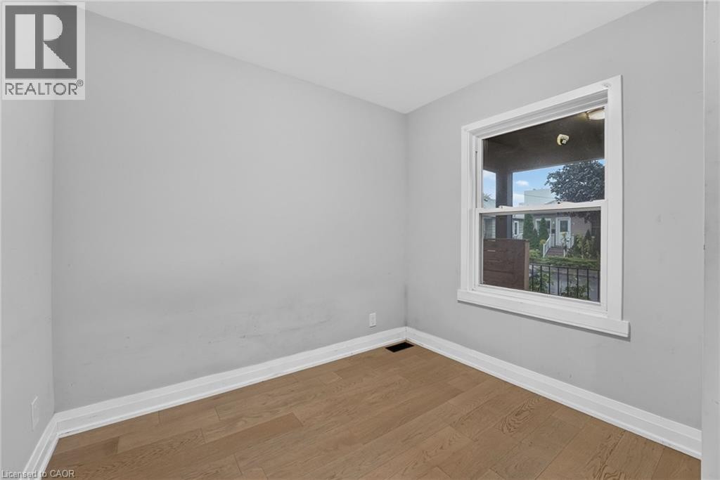 11 Craigmiller Avenue, Hamilton, ON