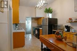 Kitchen with very high ceilings - 