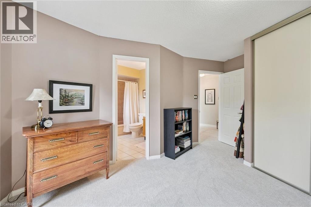 with 4-piece ensuite - 2155 Duncaster Drive Unit# 8, Burlington, ON