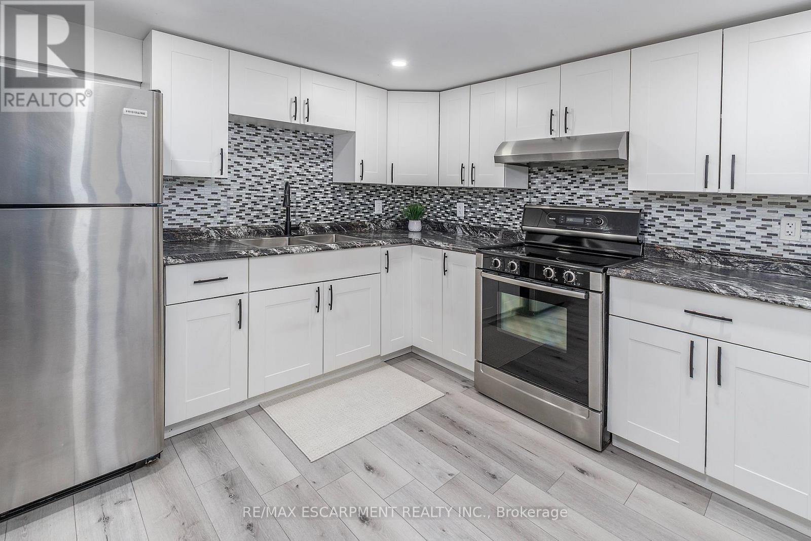 98 Duncombe Drive, Hamilton, ON