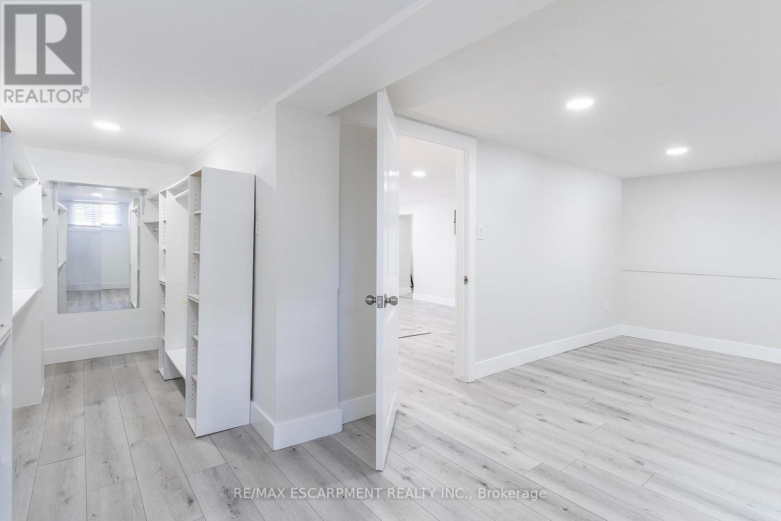 98 Duncombe Drive, Hamilton, ON