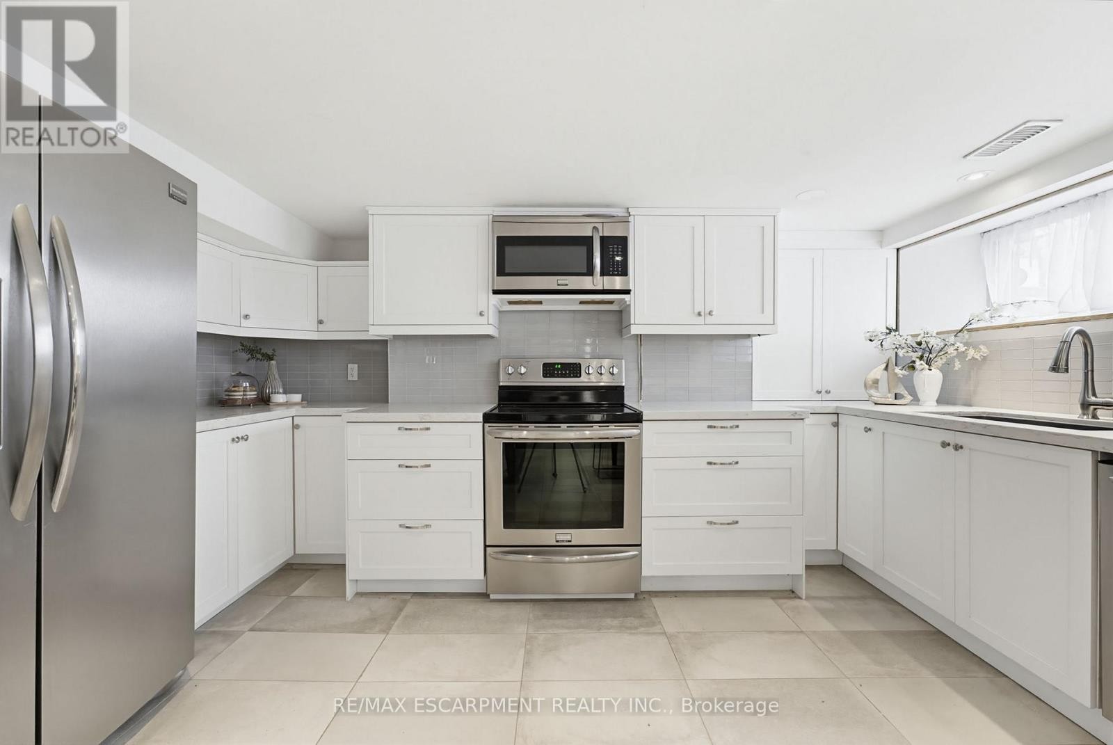 3083 Lakeshore Road, Burlington, ON