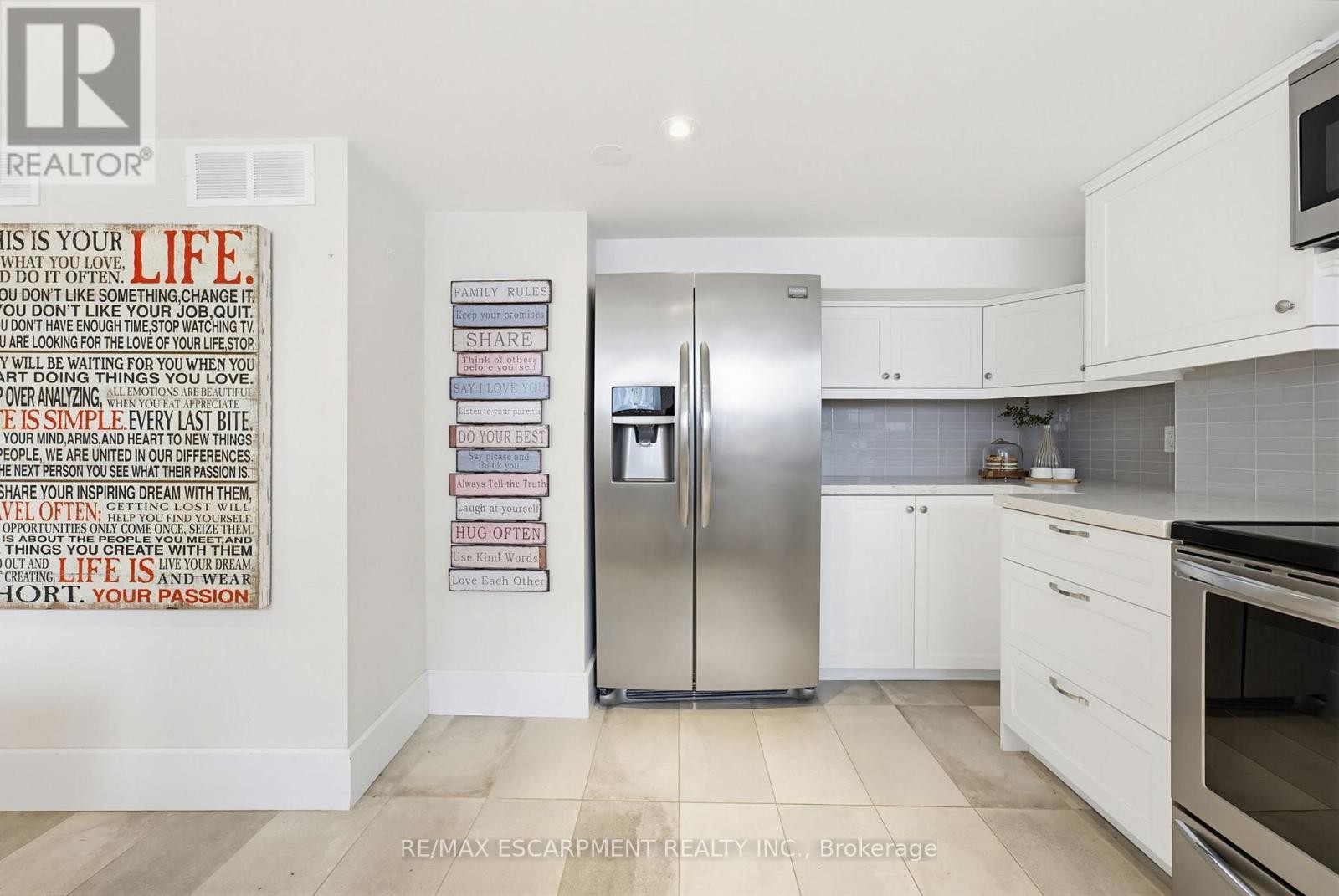 3083 Lakeshore Road, Burlington, ON