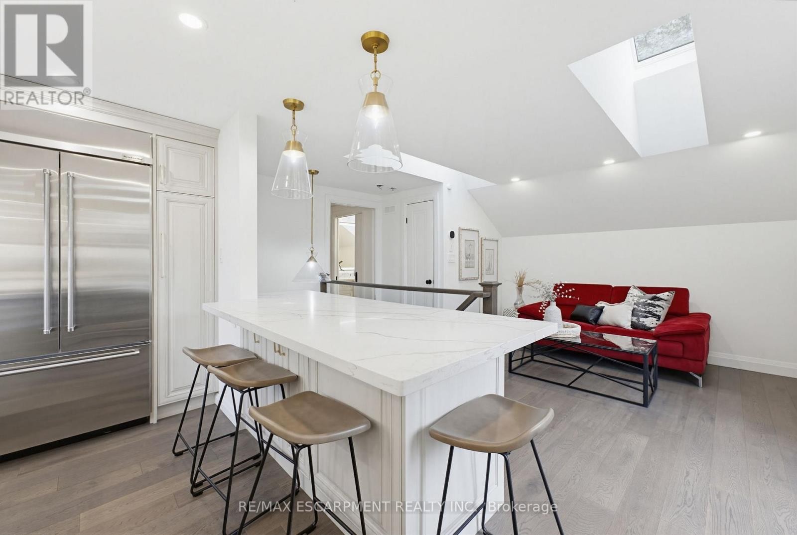3083 Lakeshore Road, Burlington, ON