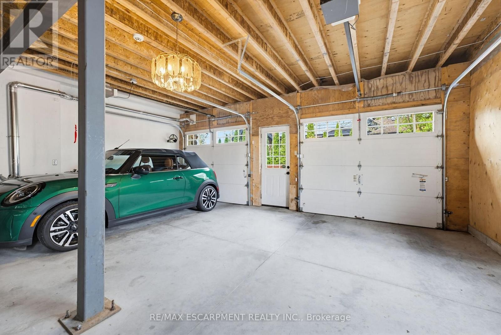 3083 Lakeshore Road, Burlington, ON
