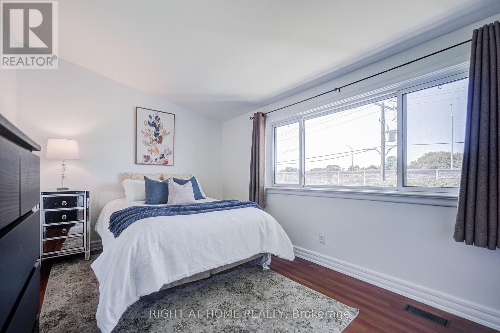 Bedroom 1 - 1600 Boxwood Way, Mississauga, ON