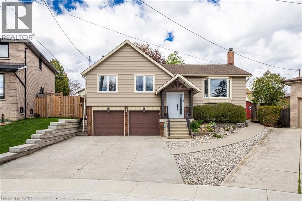 118 Napoli Drive, Hamilton, ON