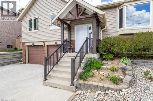 118 Napoli Drive, Hamilton, ON 