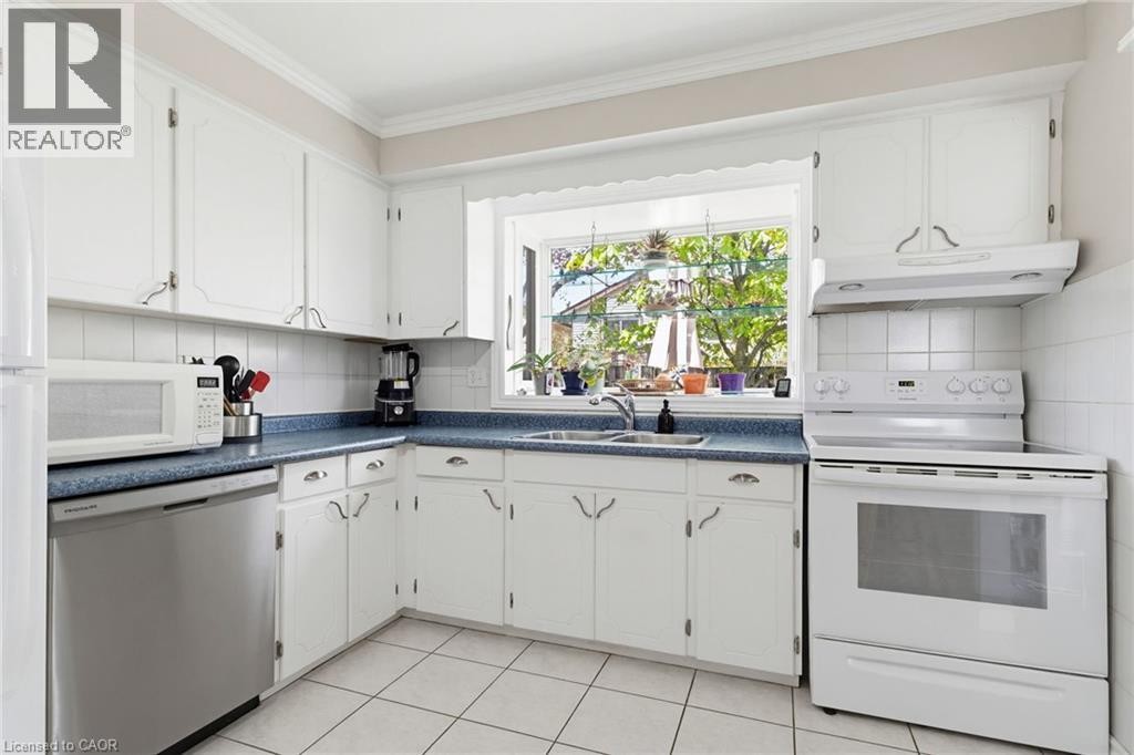 118 Napoli Drive, Hamilton, ON