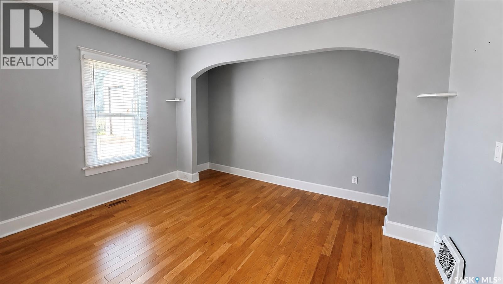 203 2Nd Avenue N, Harris, SK
