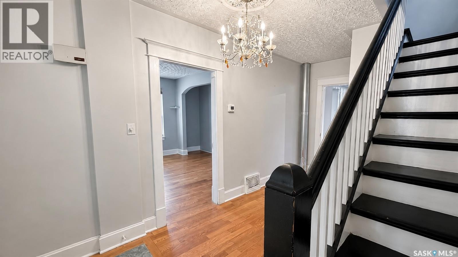 203 2Nd Avenue N, Harris, SK