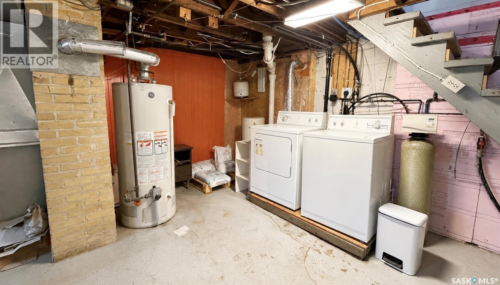 203 2Nd Avenue N, Harris, SK