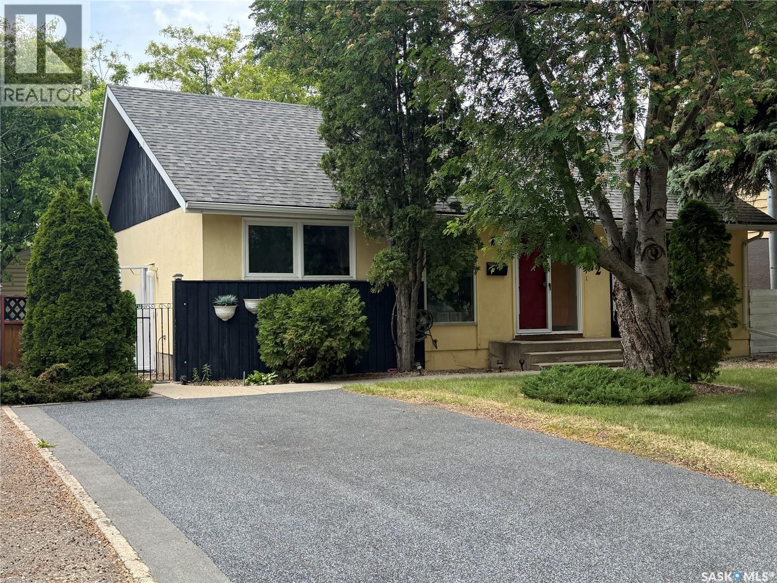 42 Spinks Drive, Saskatoon, SK