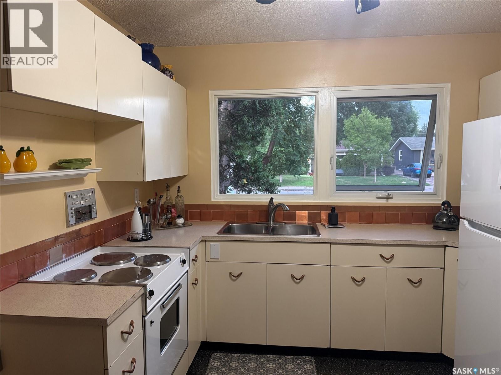 42 Spinks Drive, Saskatoon, SK