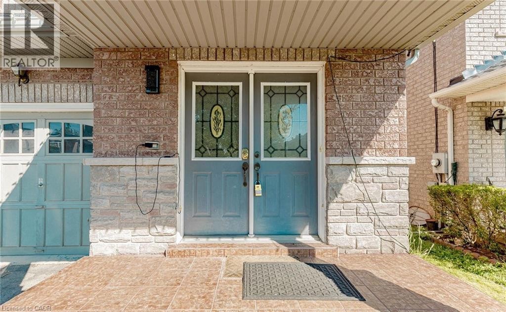 2452 Pathfinder Drive, Burlington, ON