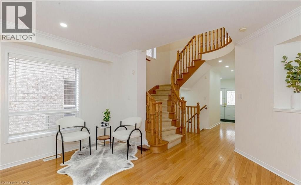 2452 Pathfinder Drive, Burlington, ON