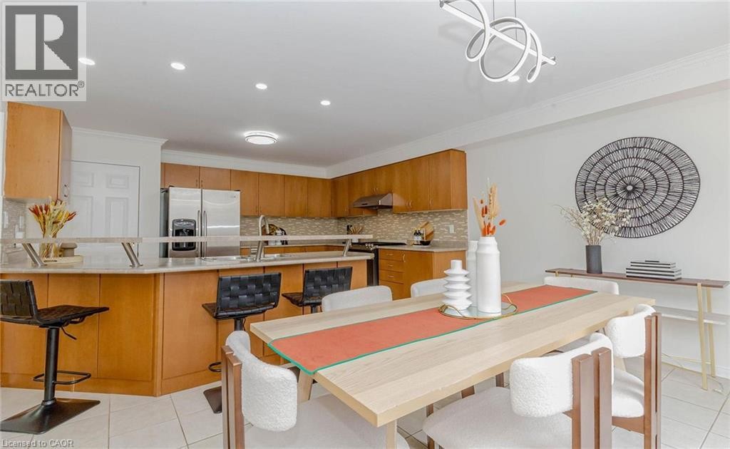 2452 Pathfinder Drive, Burlington, ON