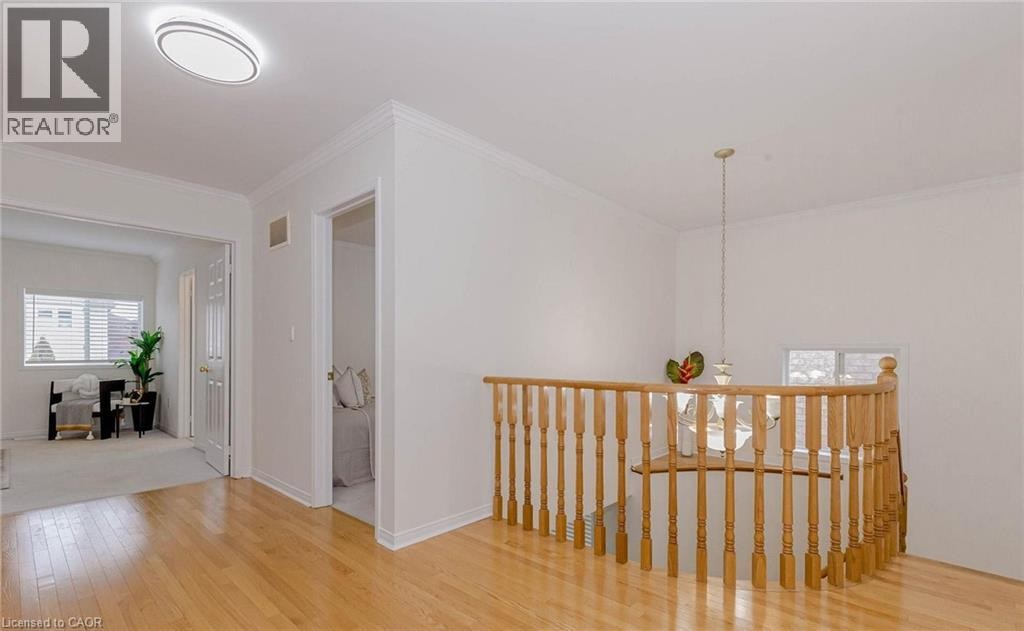 2452 Pathfinder Drive, Burlington, ON