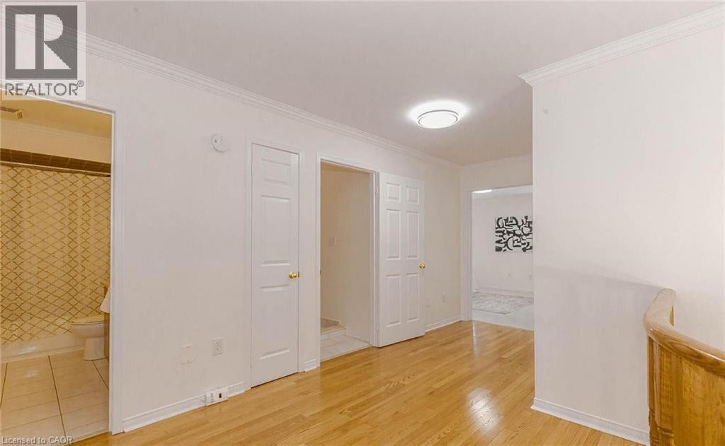 2452 Pathfinder Drive, Burlington, ON