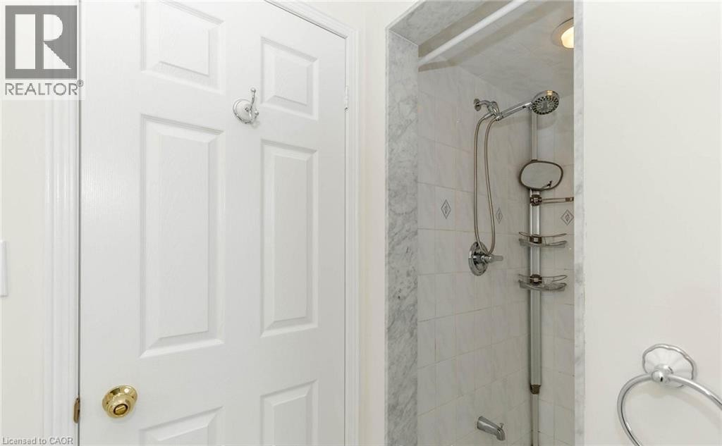 2452 Pathfinder Drive, Burlington, ON